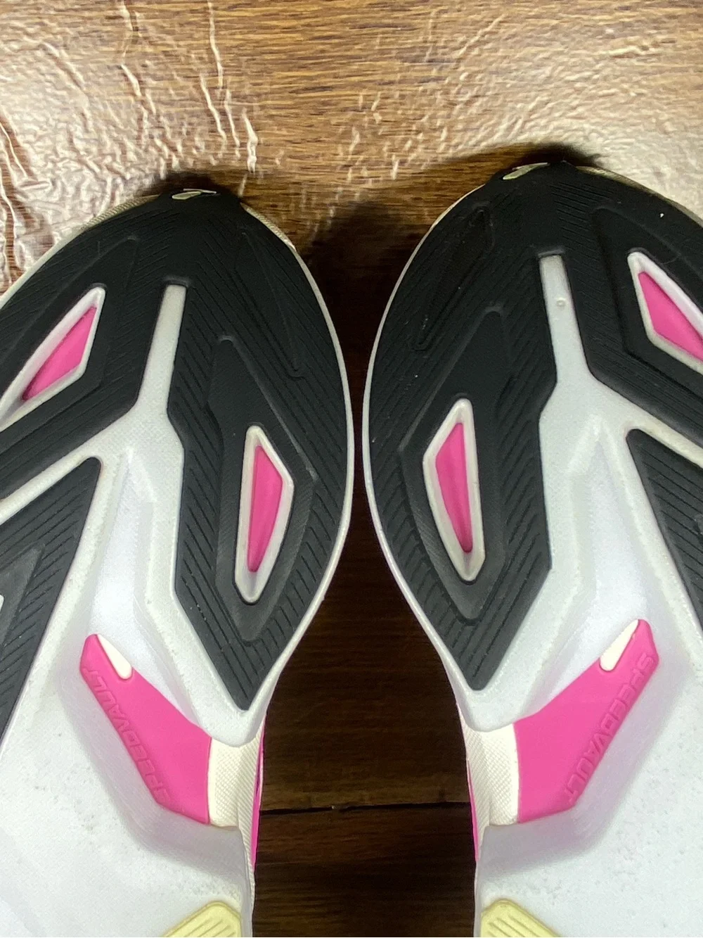 Brooks Hyperion Max 3 women’s shoe size 9
